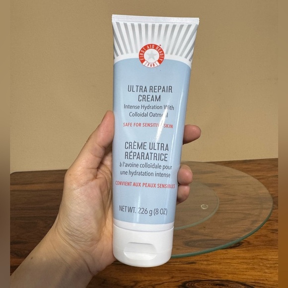 First Aid Beauty Ultra Repair Cream Intense Hydration 8 oz - Picture 9 of 11